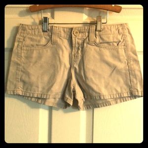 Lei Khaki shorts.